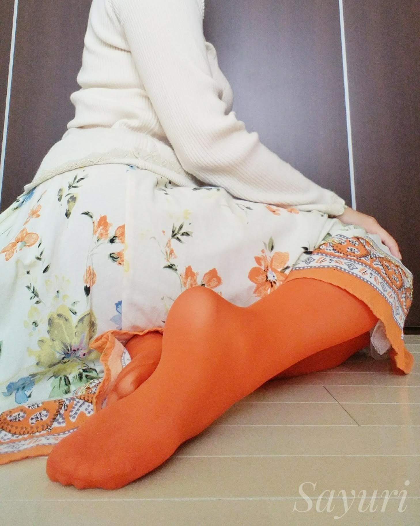 orange-stocking-foot-fetish